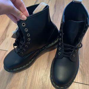 VEGAN 1460 FELIX LACE UP BOOTS